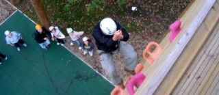  En nuestro imponenle muro de escalada